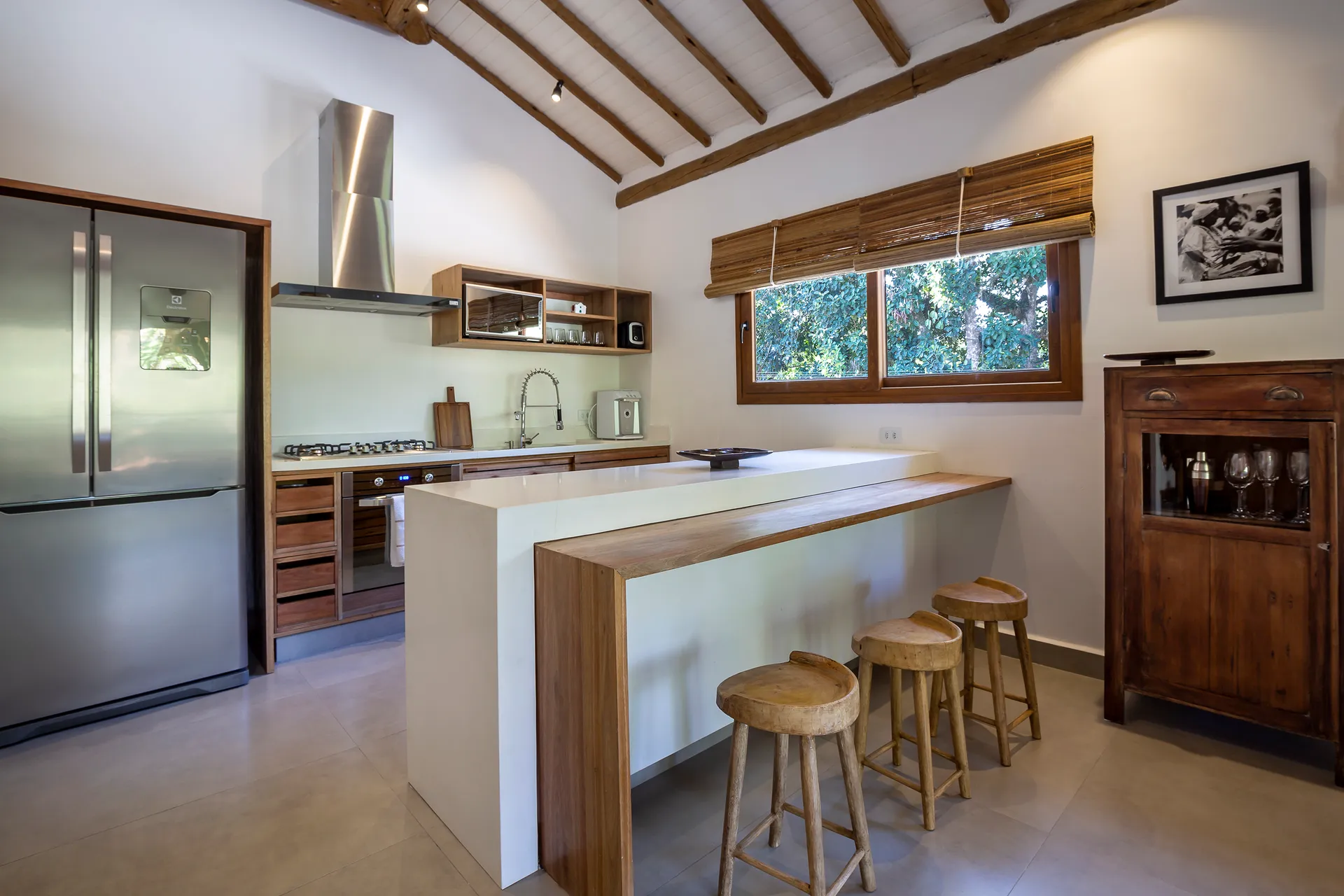 Cozinha equipada com bancada — Residência de 1 Suíte